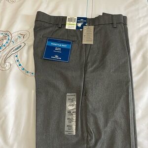 Men’s Docker flat front classic fit pants